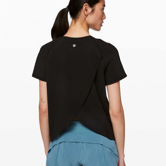 Lululemon Women’s Quick Pace Short Sleeve Black Size 4 Slit Back Running Gym - Picture 5 of 13